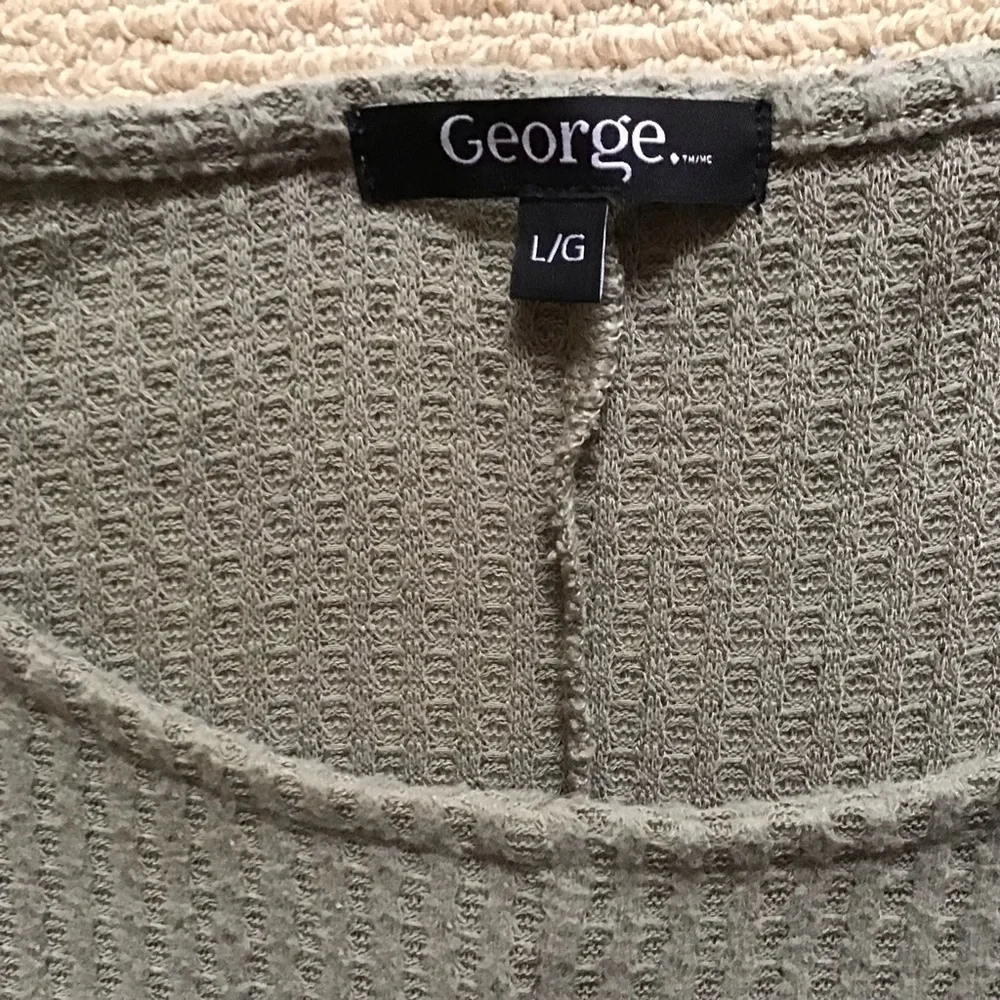 💥3/$10 Pullover Sweater - Picture 3 of 7